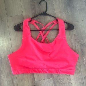 ❤️2/$20 Women’s Old Navy Active sports bra Size XXL